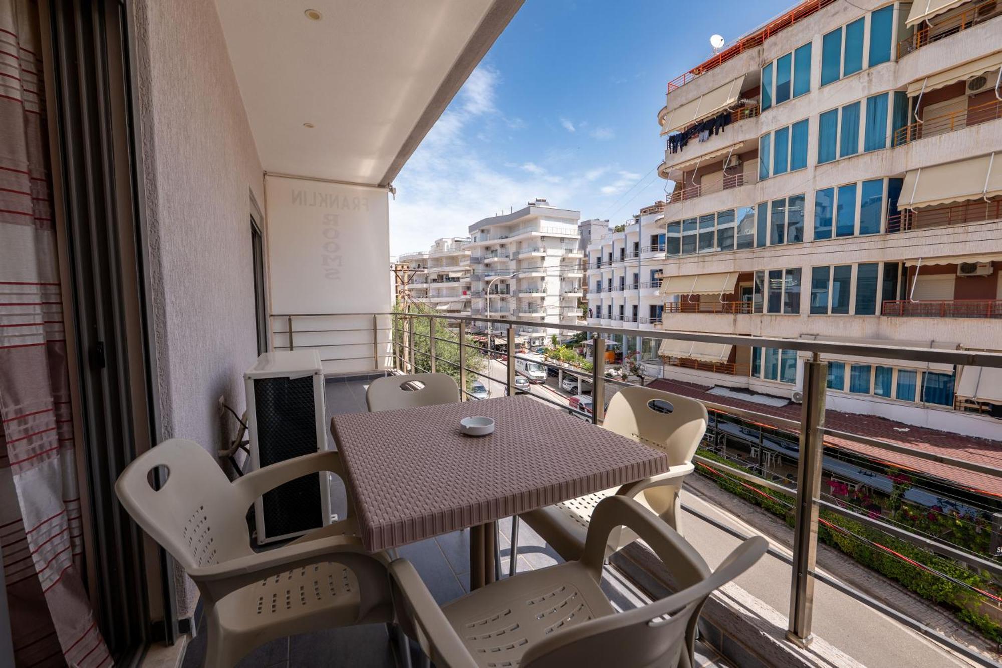 Franklin Rooms Sarandë Exteriör bild