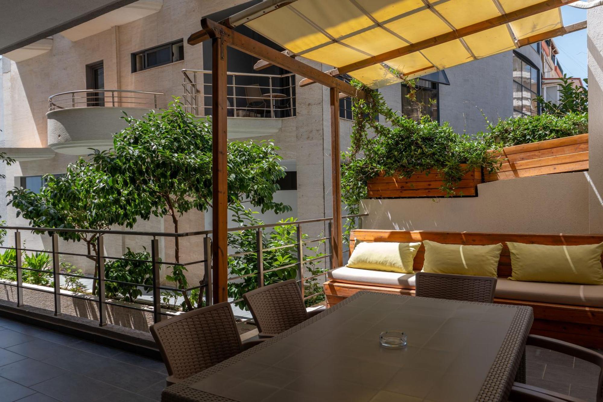 Franklin Rooms Sarandë Exteriör bild