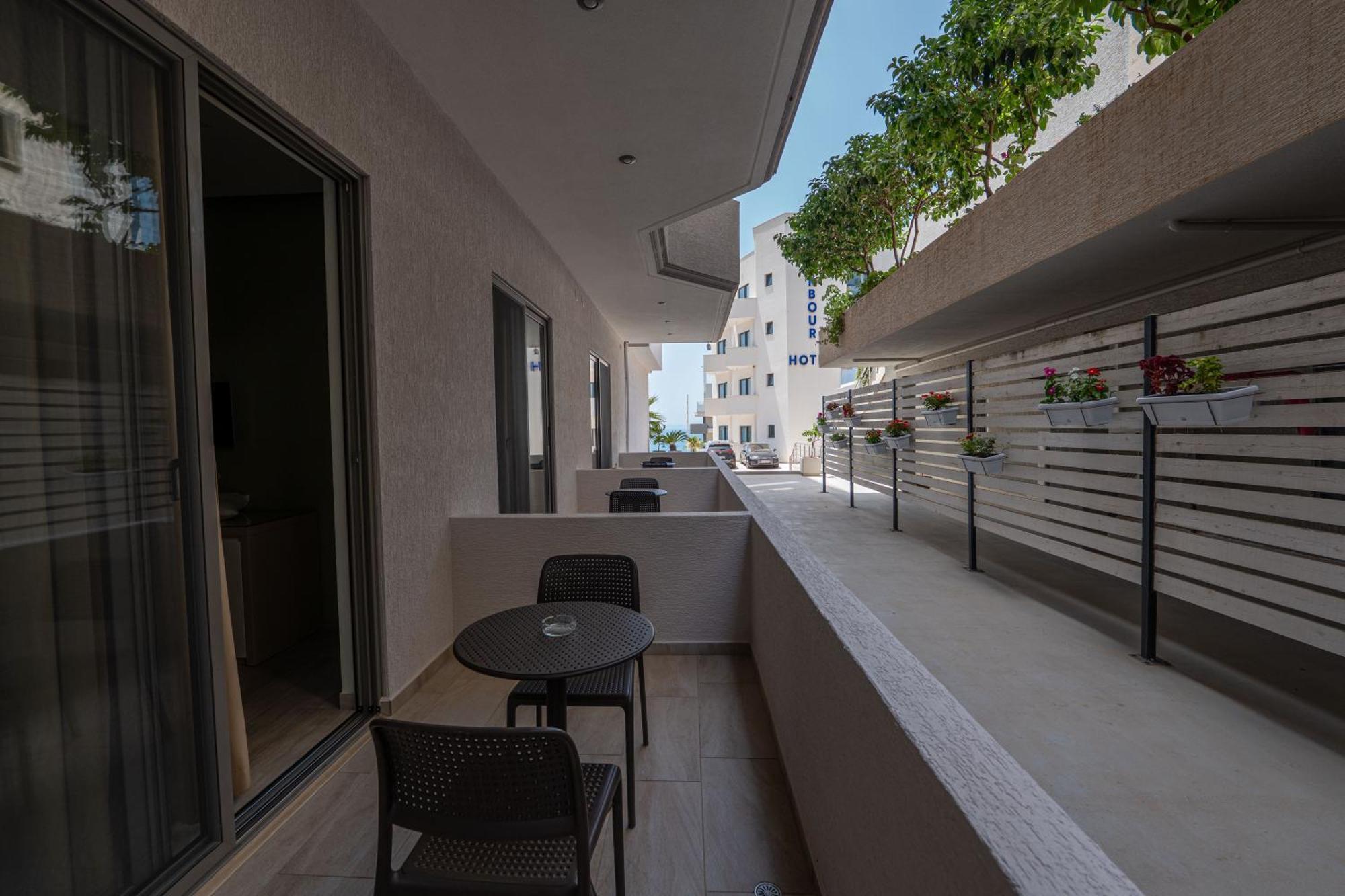 Franklin Rooms Sarandë Exteriör bild